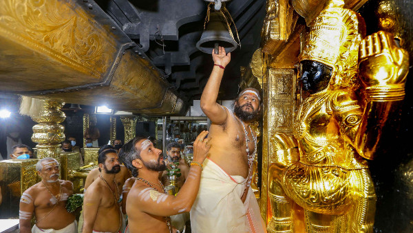 কেরলে সবরীমালা ইস্যু নিয়ে শুরু হয়েছে জোর রাজনৈতিক তরজা