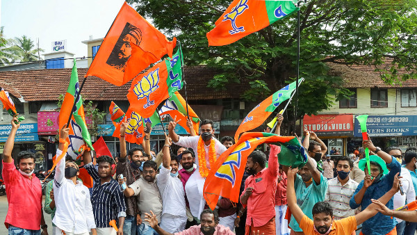 বাম ও বিজেপির এই সম্ভাব্য বোঝাপড়া