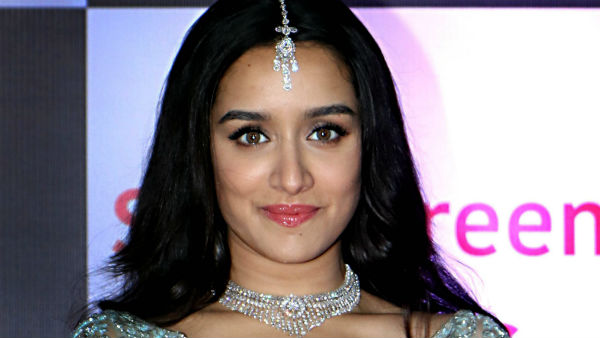 বিচলিত শ্রদ্ধা কাপুর