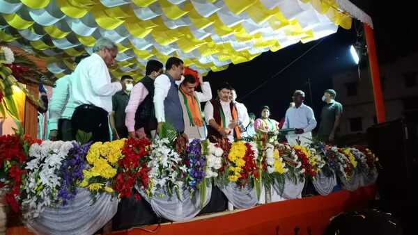 ভাইপো আগামী দিনের অনিল বসু