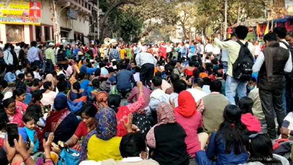 Breaking পার্শ্ব শিক্ষকদের নবান্ন অভিযান ঘিরে ধন্ধুমার কাণ্ড Breaking পার্শ্ব শিক্ষকদের নবান্ন অভিযান ঘিরে ধন্ধুমার কাণ্ড