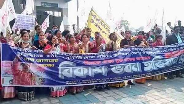 আচমকা বিকাশ ভবন অভিযানে ১৩টি শিক্ষক সংগঠনের মঞ্চ আচমকা বিকাশ ভবন অভিযানে ১৩টি শিক্ষক সংগঠনের মঞ্চ