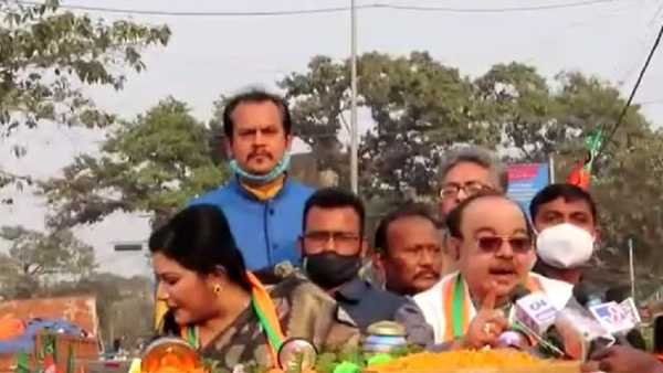লাল বাতি জ্বলে গিয়েছে তৃণমূলের