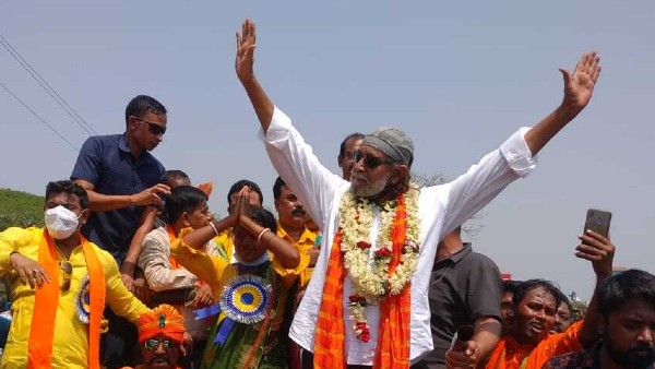 সুস্থ রয়েছেন মিঠুন
