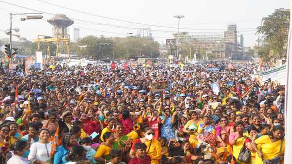নারী দিবসে মমতার পদযাত্রা