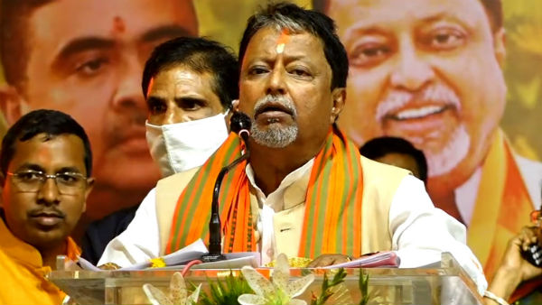 তৃণমূল নেতাদের পদ্মশিবিরে যোগদান করিয়ে মাস্টারস্ট্রোক