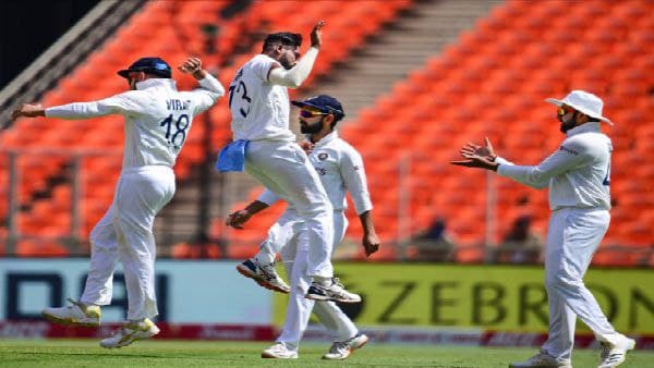 বিরাট-স্টোকস কথা কাটাকাটির কারণ জানালেন সিরাজ বিরাট-স্টোকস কথা কাটাকাটির কারণ জানালেন সিরাজ