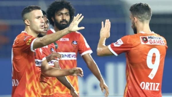 আইএসএলের প্রথম সেমিফাইনালের প্রথম লেগে ৪ গোল, ফাইনালে পৌঁছতে মুম্বই-গোয়ার সামনে সহজ সমীকরণ আইএসএলের প্রথম সেমিফাইনালের প্রথম লেগে ৪ গোল, ফাইনালে পৌঁছতে মুম্বই-গোয়ার সামনে সহজ সমীকরণ