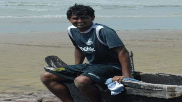 মমতা গোলকিপার আমি স্ট্রাইকার