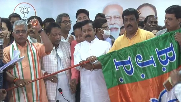 ১৪ জন জেলা পরিষদ সদস্যের দলবদল