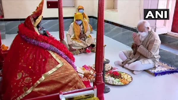 ক্ষোভ সামাল দিতে ময়দানে নামলেন খোদ প্রধানমন্ত্রী