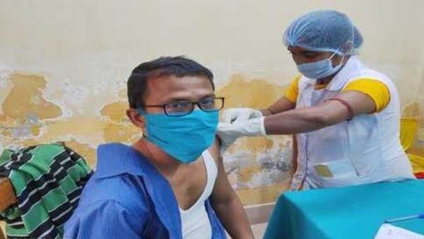 টিকাকরণের আওতায় প্রায় ৯ কোটি মানুষ