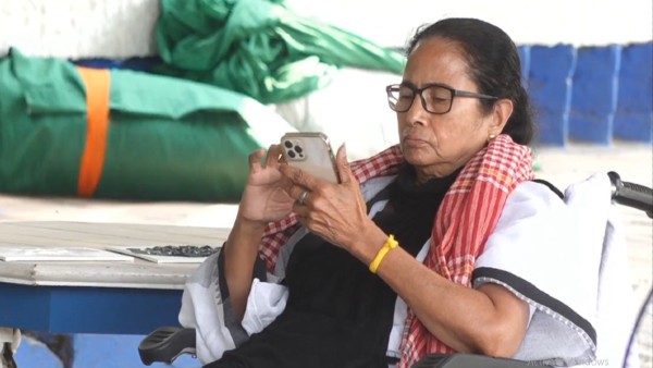 কার্যত প্রচারেরই সামিল মমতা