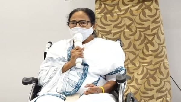 টিকা নিয়ে কেন্দ্রের ভূমিকাতে সরব মমতা