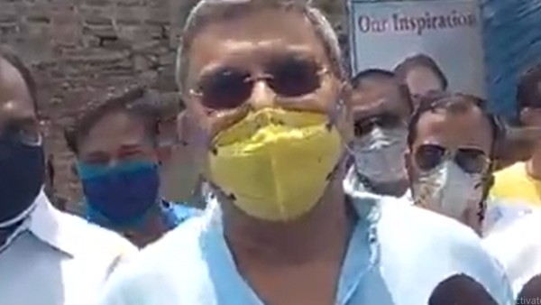 ত্রাণ নিয়ে দলবাজির অভিযোগ