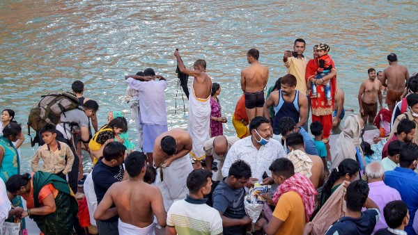 এক ধাক্কায় ৭০ শতাংশ কম