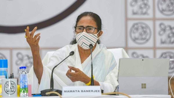 পুরস্কৃত হতে পারেন অখিল গিরি