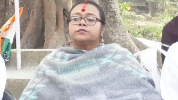 দলত্যাগীদের নিয়ে তৃণমূলের অবস্থান
