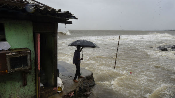 দুই দশকের মধ্যে সবথেকে শক্তিশালী ঘূর্ণিঝড়