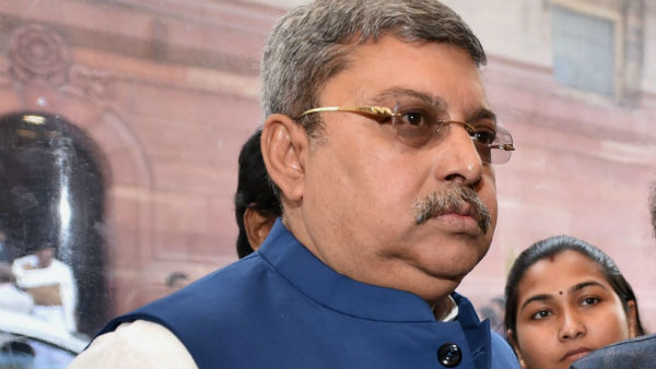 অভিষেক তরজার মধ্যেই এজলাসে আবেগপ্রবণ কল্যাণ অভিষেক তরজার মধ্যেই এজলাসে আবেগপ্রবণ কল্যাণ