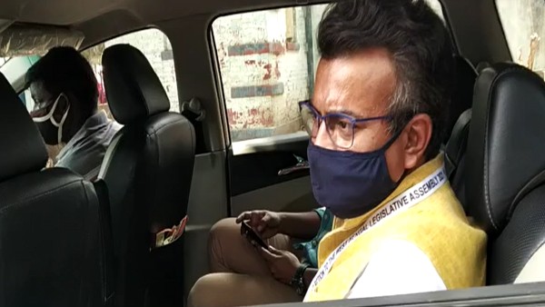 লড়াইয়ে অংশ নেওয়ার জন্য তৈরি রুদ্রনীল