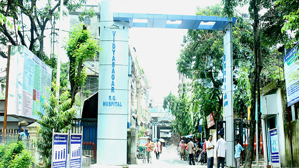 রাতে হাসপাতাল থেকে অক্সিজেনের ব্যবস্থা করতে অনুরোধ
