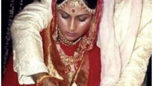 ছোট করে বিয়ে হয়