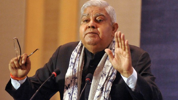 অপসারণের দাবিতে রাষ্ট্রপতির কাছে তৃণমূল