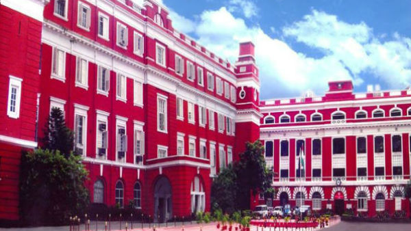 ফের এক ভুয়ো আইপিএসকে গ্রেফতার করল লালবাজার ফের এক ভুয়ো আইপিএসকে গ্রেফতার করল লালবাজার