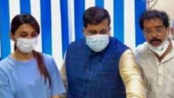 দেবাঞ্জনের ভুয়ো শিবির থেকে ভ্যাকসিন নিয়ে বিতর্কে তৃণমূল সাংসদ