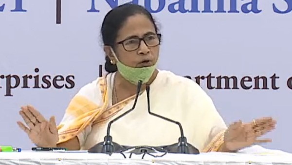 অনুশাসন মেনেই দল ভর্তি করতে চাইছেন মমতা