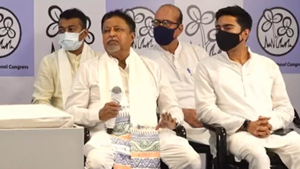 মুকুলের দলবদলের পরই জল্পনা তুঙ্গে