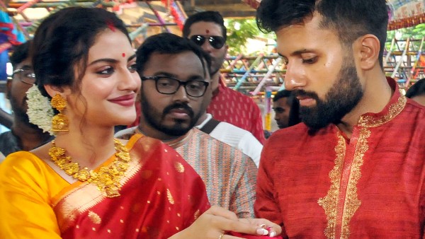 গয়না নিজের কাছে রেখেছে নিখিল