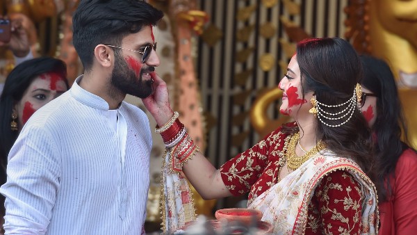 নুসরতের বিয়ে ঘিরে বিতর্ক