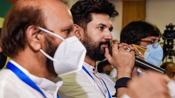 রামবিলাসের মৃত্যুর পরেই শুরু হয় সংঘাত