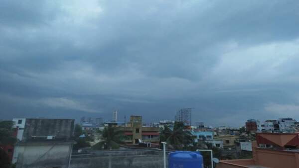 রাজ্যের জেলাগুলিতে ভারী থেকে অতিভারী বৃষ্টি