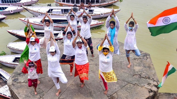 মহামারির সময় যোগার উপকারিতা