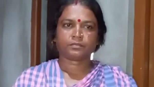 স্ত্রীর ওপরেও হামলা