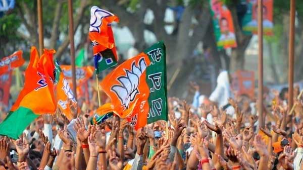 বিজেপি সাংসদদের সংসদীয় কেন্দ্রে থাকার নির্দেশ