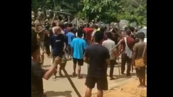 সংঘর্ষে চড়ছে উত্তেজনা