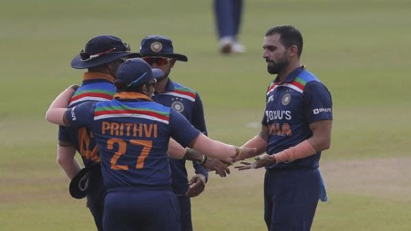 দেশের হয়ে