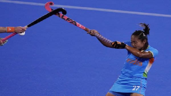 মনপ্রীতরা জিতলেও হারল রানির ভারত মনপ্রীতরা জিতলেও হারল রানির ভারত