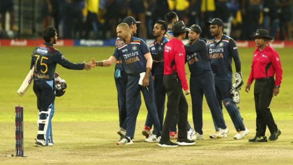 সিরিজ নির্ণায়ক টি ২০ ম্যাচে টস জিতে ব্যাটিং নিলেন শিখর সিরিজ নির্ণায়ক টি ২০ ম্যাচে টস জিতে ব্যাটিং নিলেন শিখর