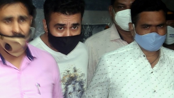 গ্রেফতার রাজ কুন্দ্রা