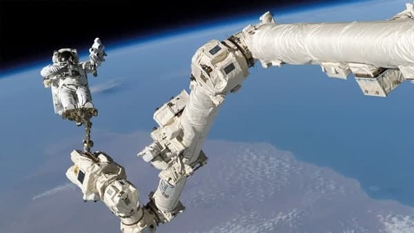 জরুরি অবস্থা ঘোষণা করা হয় Spacecraft-এ