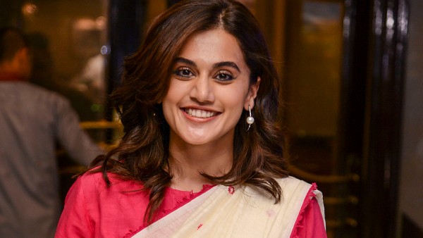 মহিলা বিশ্বকাপের মাঝে ‘সাবাস মিঠু’র টিজার লঞ্চ, মিতালি নাকি তাপসী বোঝা দায় মহিলা বিশ্বকাপের মাঝে ‘সাবাস মিঠু’র টিজার লঞ্চ, মিতালি নাকি তাপসী বোঝা দায়