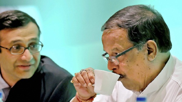 বাবুলের কেন্দ্রেই অনুষ্ঠানে যোগ মলয় ঘটকের