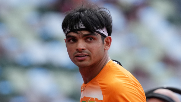নিজের রেকর্ডের থেকে দূরে