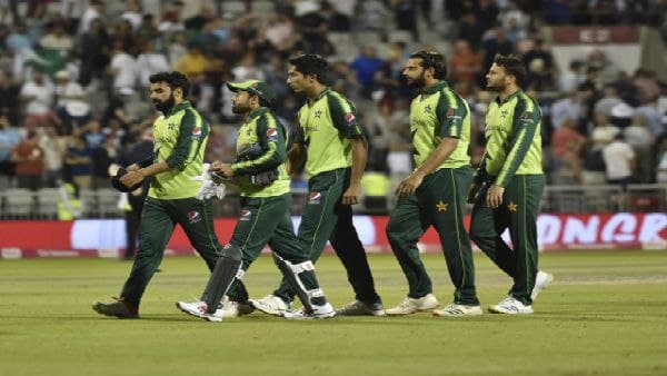 হাফিজের কৃপণতম বোলিং এগিয়ে দিল পাকিস্তানকে