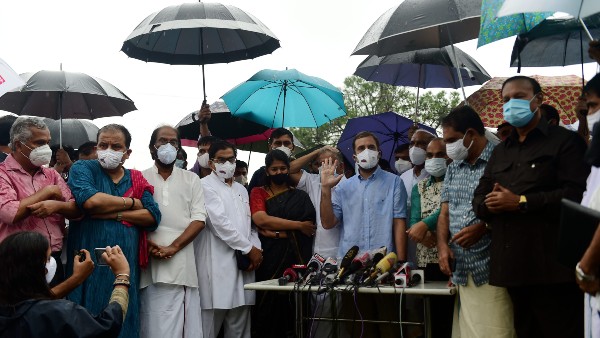 সংসদের ভিতরে-বাইরে সক্রিয় রাহুল
